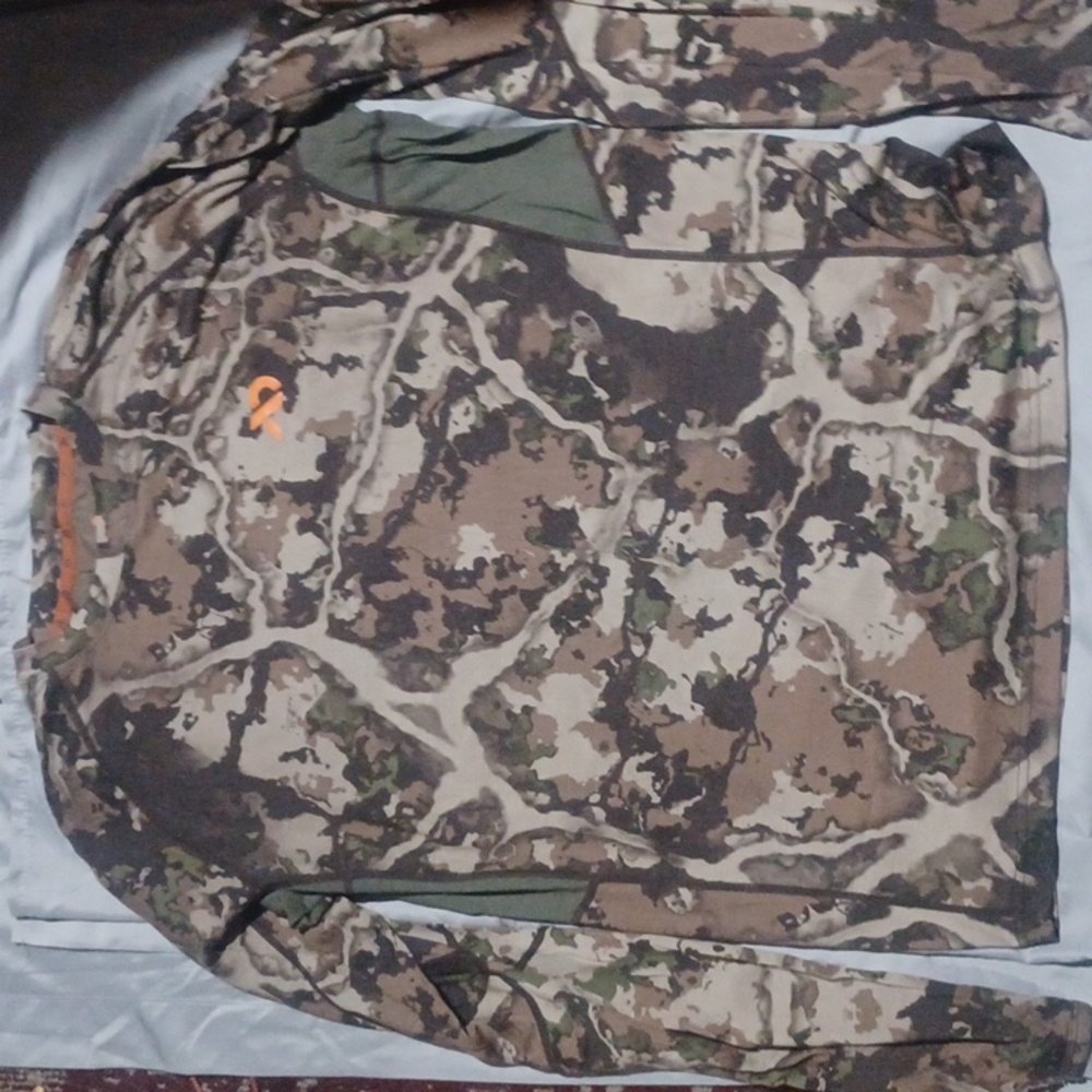 First choice men's camo long sleeve shirt size large